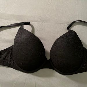 Women’s lace push up bra like new 32DD